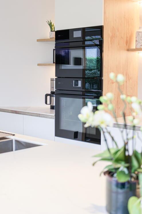 AEG combi stoomoven geïntegreerd in maatkeuken